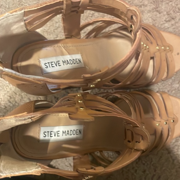 Steve Madden - Picture 3 of 6